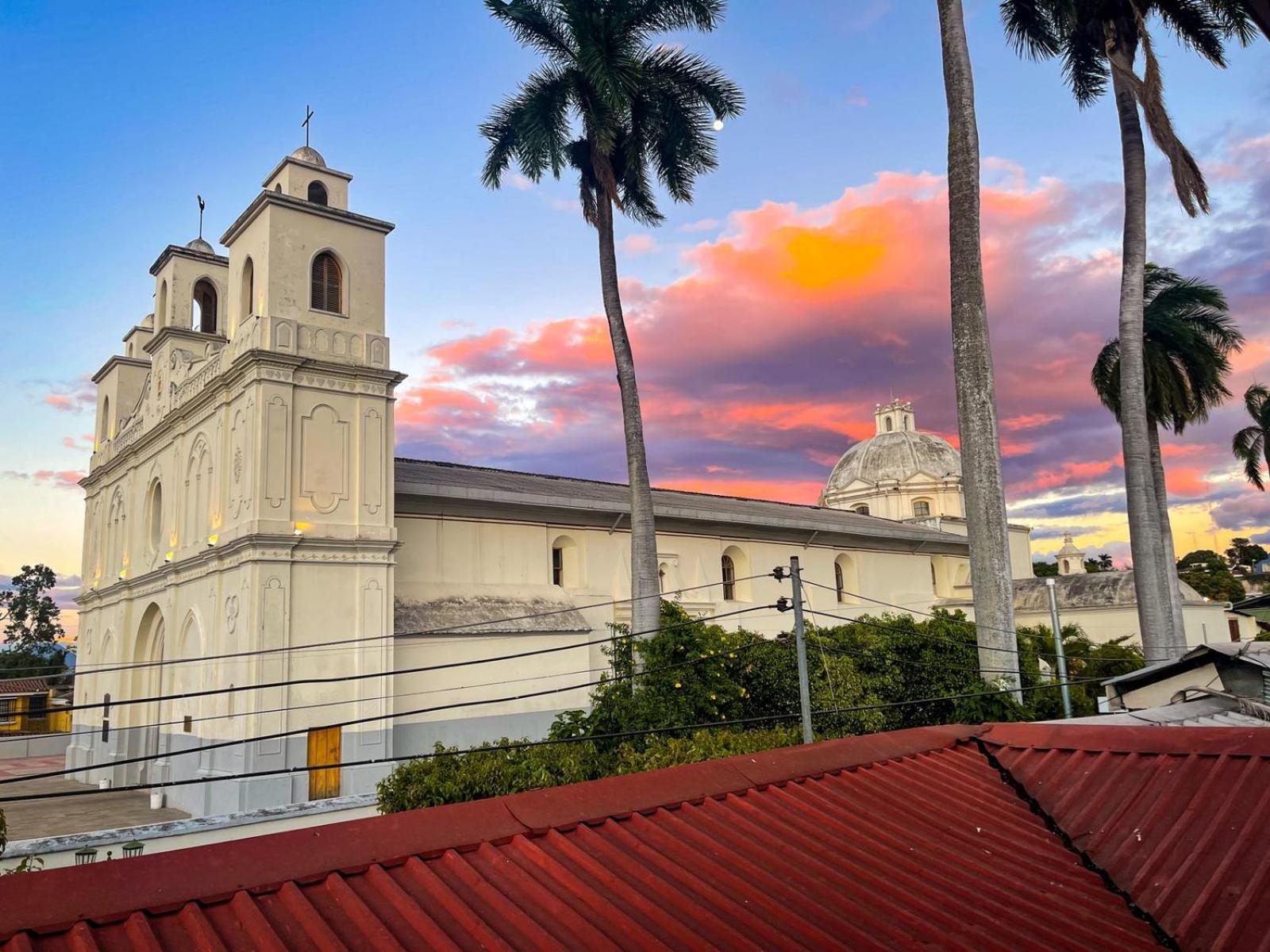 La Casa De Mamapan Hotel Colonial Ahuachapan ภายนอก รูปภาพ