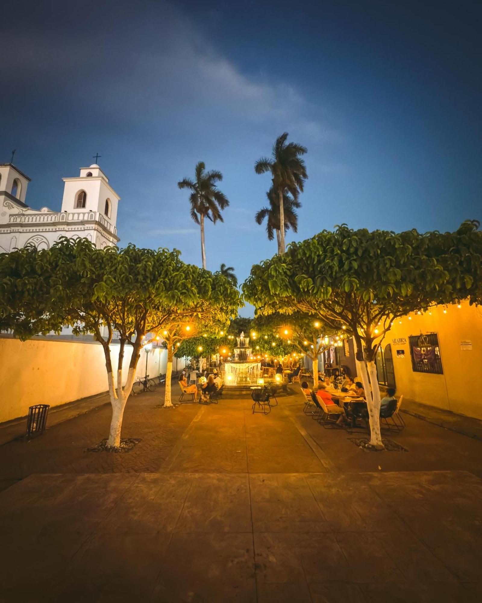 La Casa De Mamapan Hotel Colonial Ahuachapan ภายนอก รูปภาพ