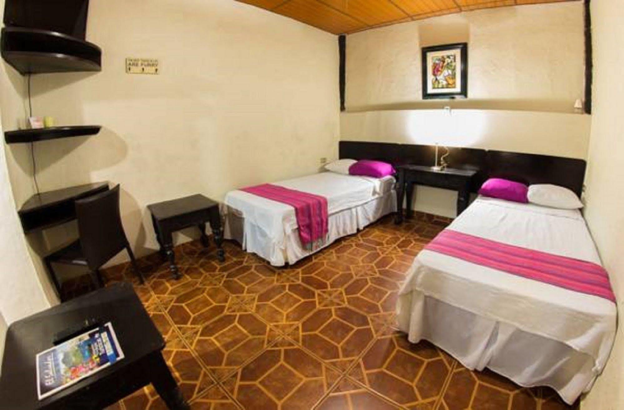La Casa De Mamapan Hotel Colonial Ahuachapan ภายนอก รูปภาพ